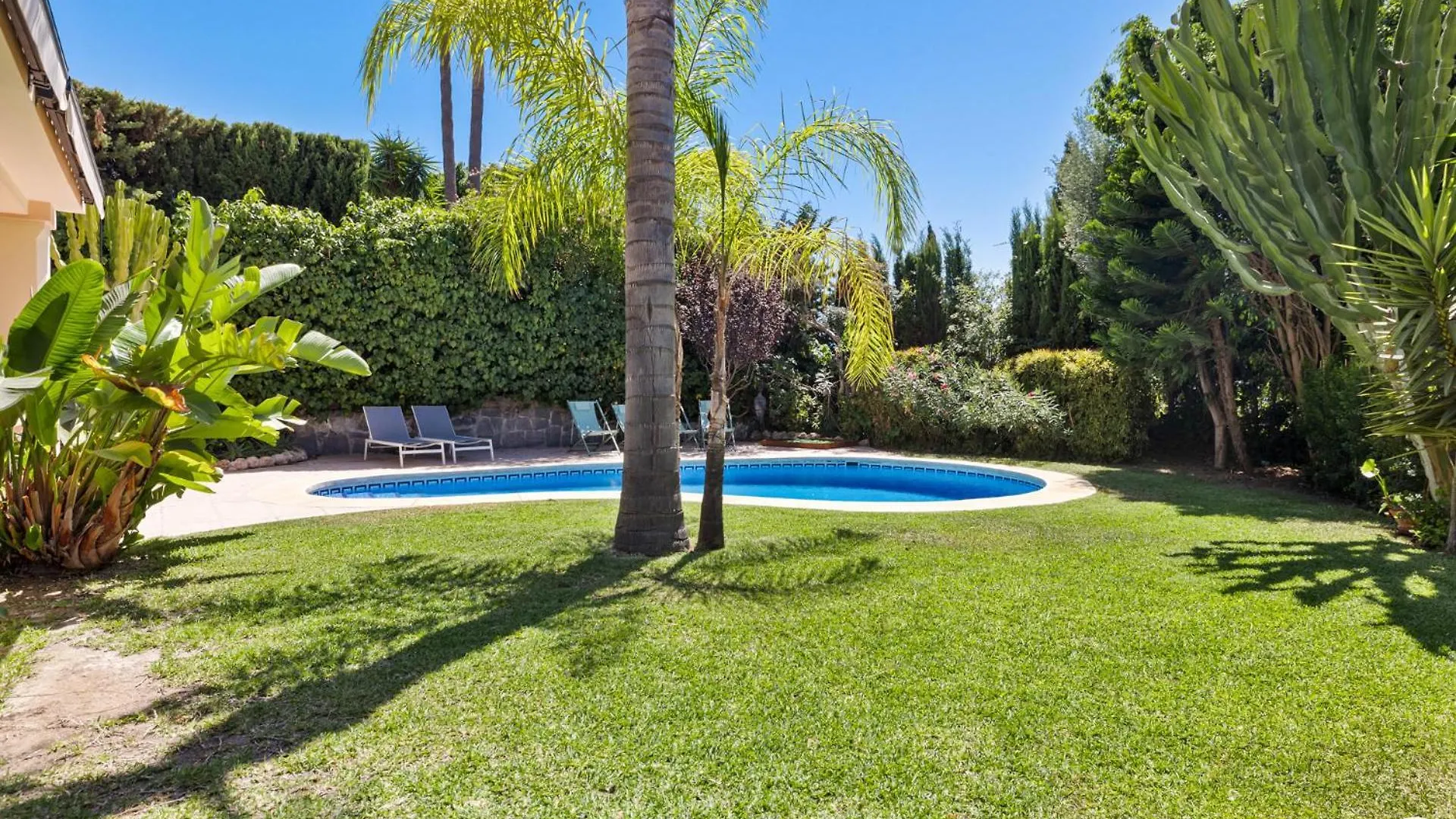 فيلة Vivi Homes -Villa Alpetona Private Pool, Garden & Beach Sitio de Calahonda