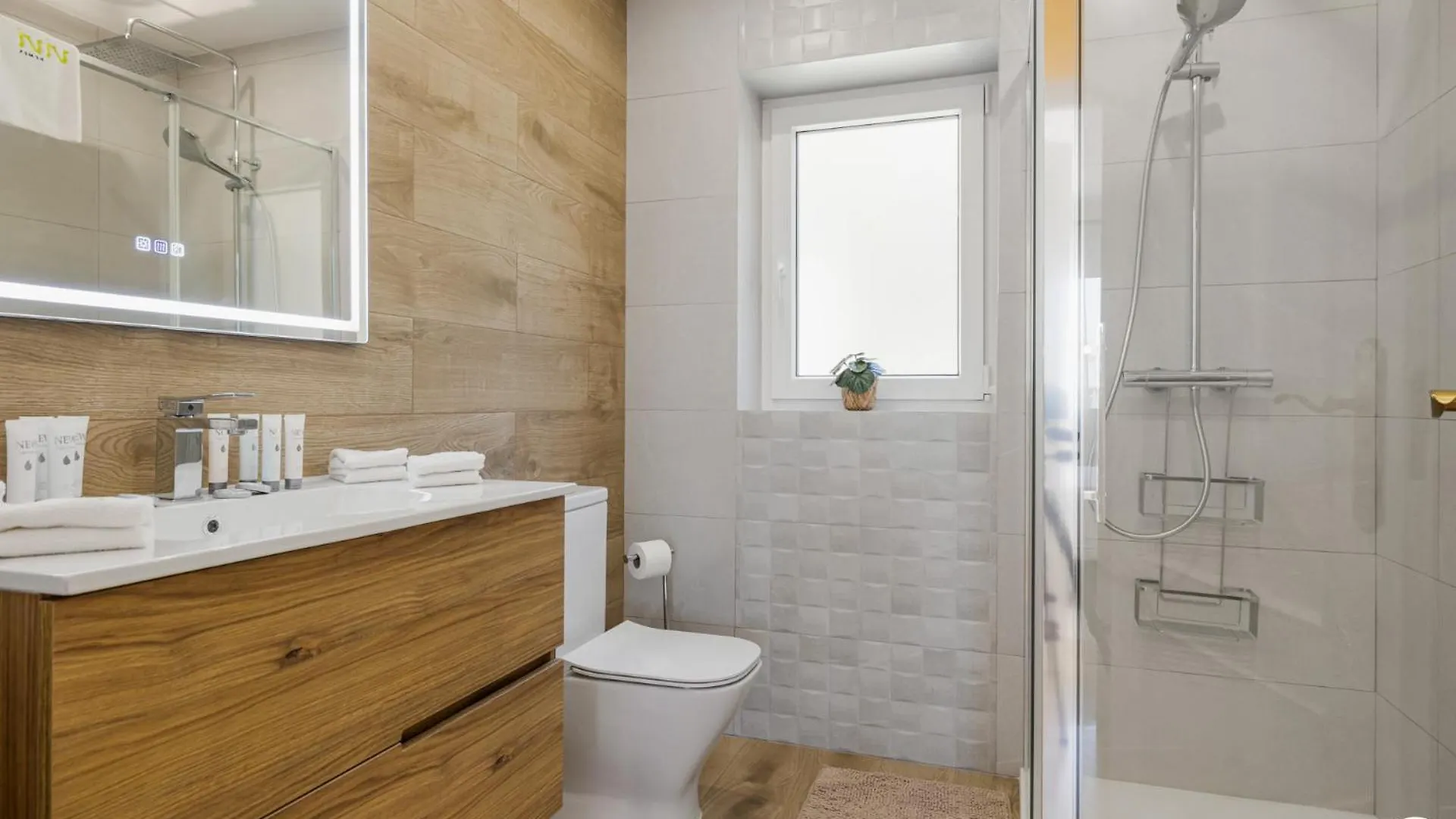 فيلة Vivi Homes -Villa Alpetona Private Pool, Garden & Beach Sitio de Calahonda