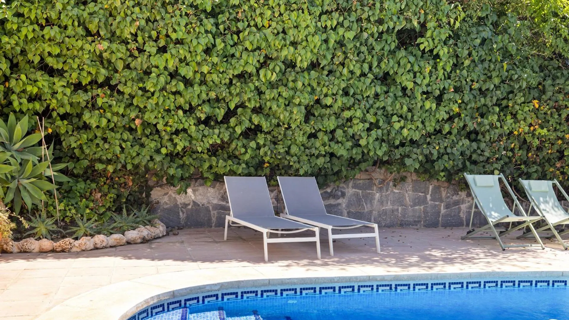 فيلة Vivi Homes -Villa Alpetona Private Pool, Garden & Beach Sitio de Calahonda إسبانيا