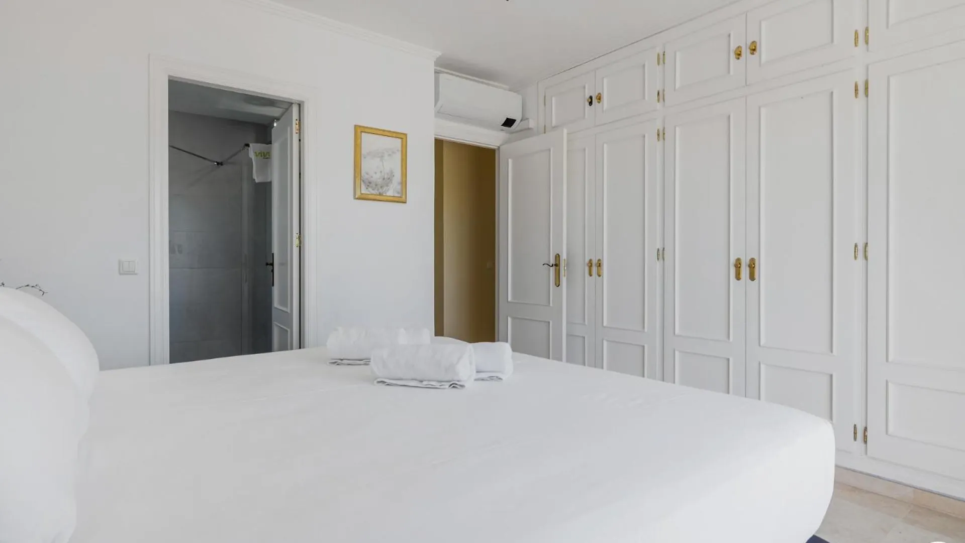 فيلة Vivi Homes -Villa Alpetona Private Pool, Garden & Beach Sitio de Calahonda