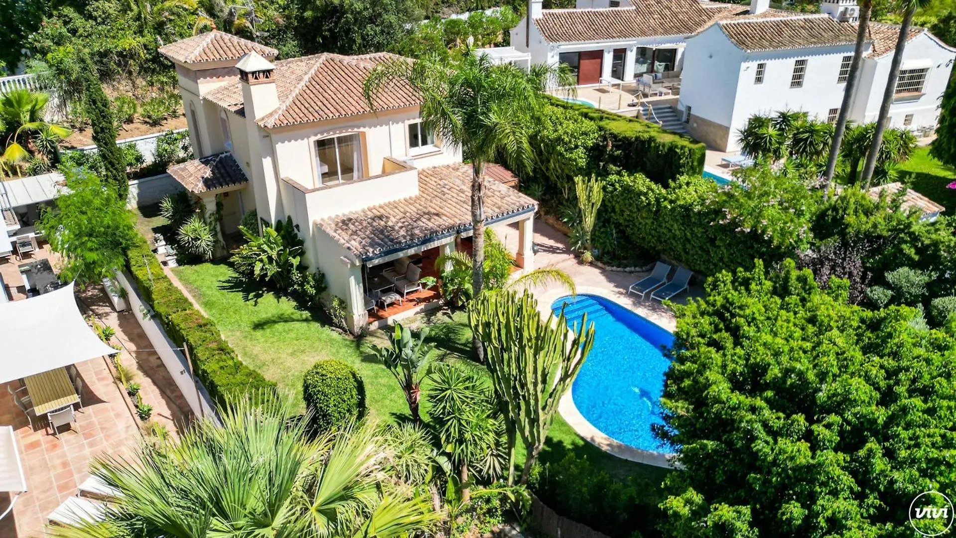 فيلة Vivi Homes -Villa Alpetona Private Pool, Garden & Beach Sitio de Calahonda