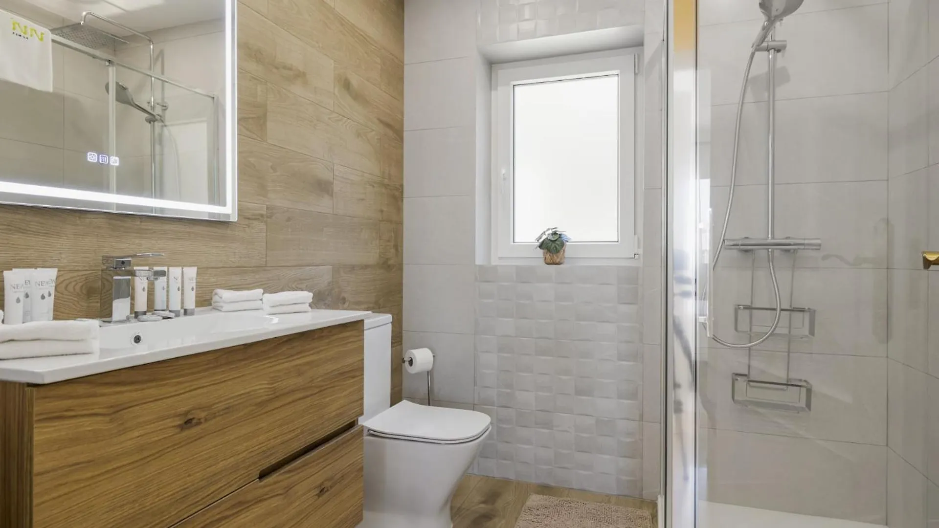 Vivi Homes -Villa Alpetona Private Pool, Garden & Beach Sitio de Calahonda إسبانيا